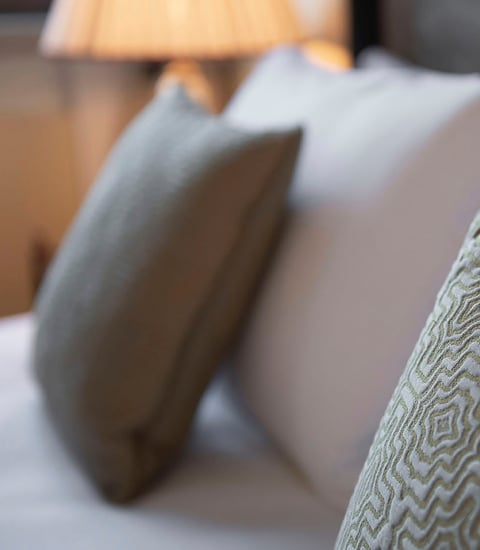 KIVCE2_Grand Deluxe Room Detail_High Res_18735.jpg