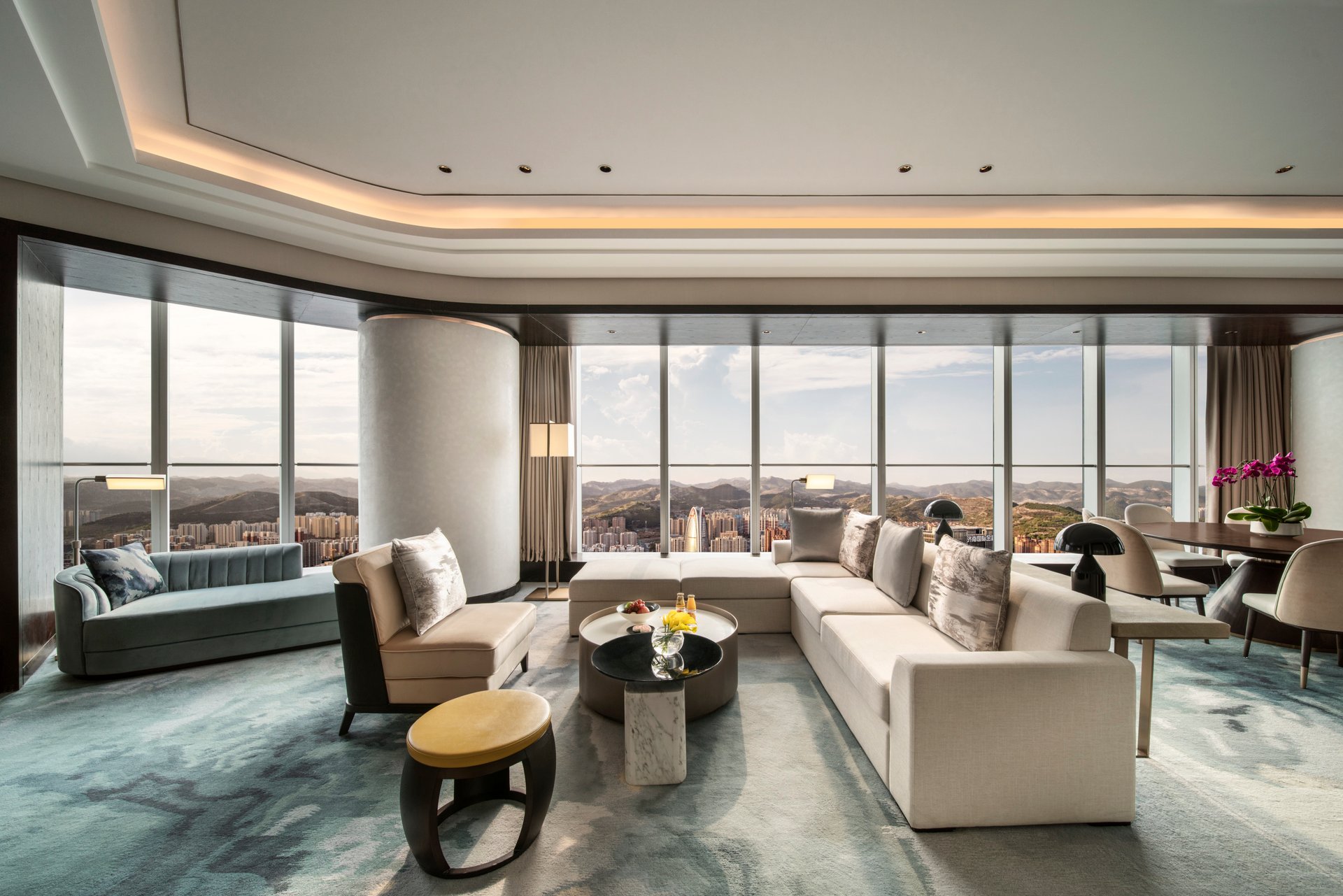 KITNA1_Presidential Suite Living Room_High Res_20863.jpg