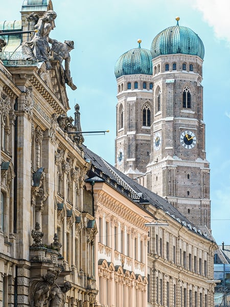 DestinationsMUC1-Kempinski-Munich-Frauenkirche.jpg